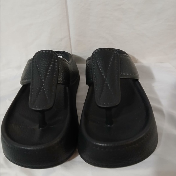 SHEIN Shoes - SHEIN Black Platform Sandals